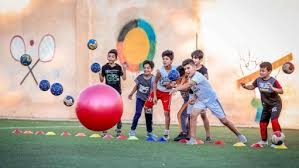 WBG官博返图辟谣：没有队内不合 只是纯打不过？选手有说有笑氛围融洽